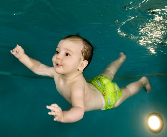Unterwasserbild von einem Baby BooMed in Georgsmarienhütte